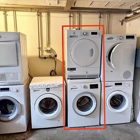 Howald 2 Bedroom With Private Garage & Garden Apartamento *