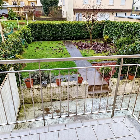 Howald 2 Bedroom With Private Garage & Garden Apartamento