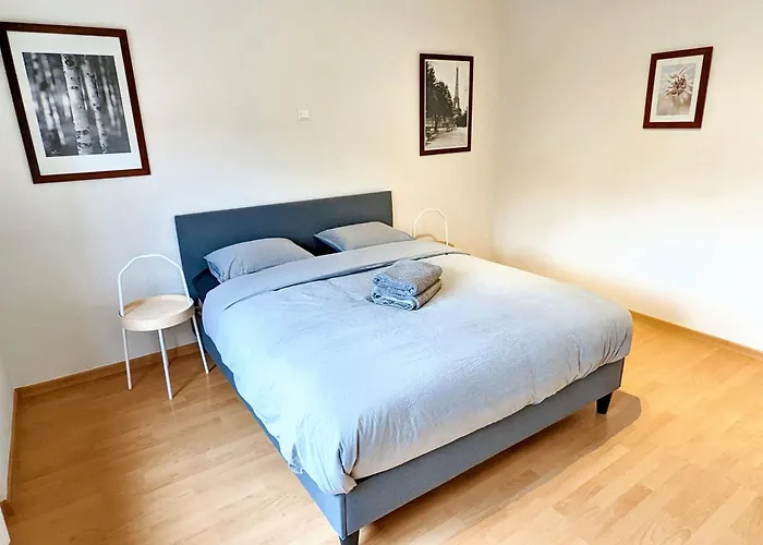 Howald 2 Bedroom With Private Garage & Garden