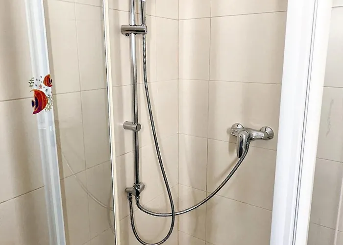 Апартаменты Howald 2 Bedroom With Private Garage & Garden