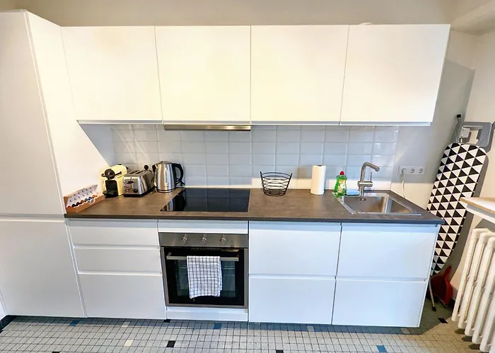 Howald 2 Bedroom With Private Garage & Garden Люксембург