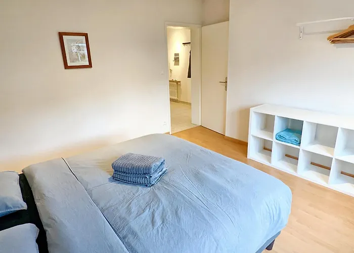 Howald 2 Bedroom With Private Garage & Garden