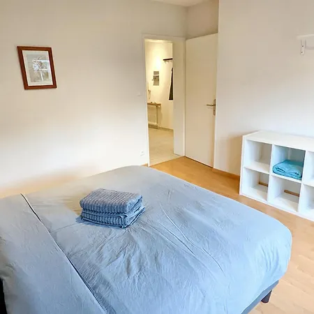 Howald 2 Bedroom With Private Garage & Garden