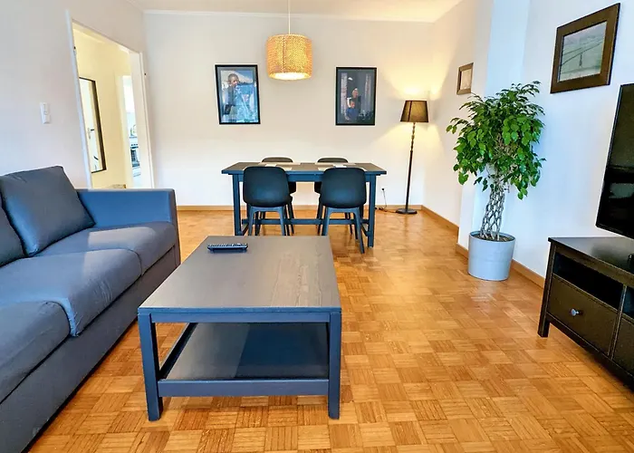 Howald 2 Bedroom With Private Garage & Garden Appartamento