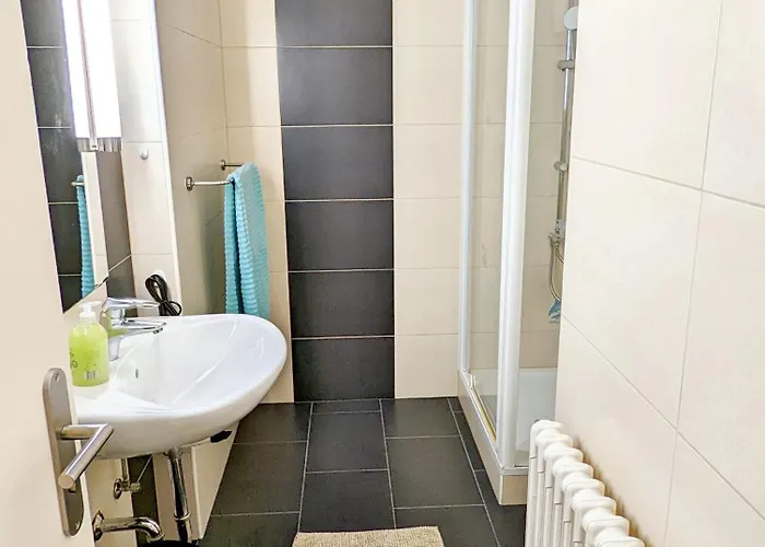 Howald 2 Bedroom With Private Garage & Garden Appartamento Lussemburgo