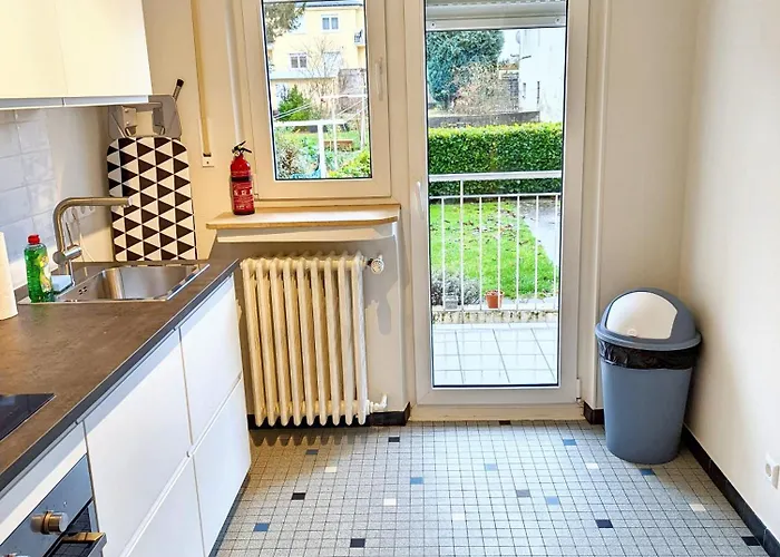 Appartamento Howald 2 Bedroom With Private Garage & Garden *