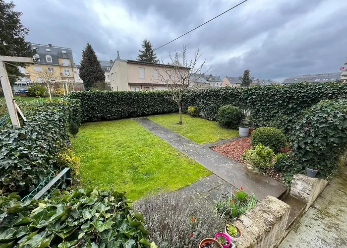 Howald 2 Bedroom With Private Garage & Garden Appartamento *